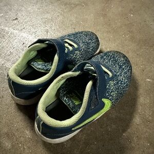 Nike Kids Navy and Lime Green Sneaker Shoes